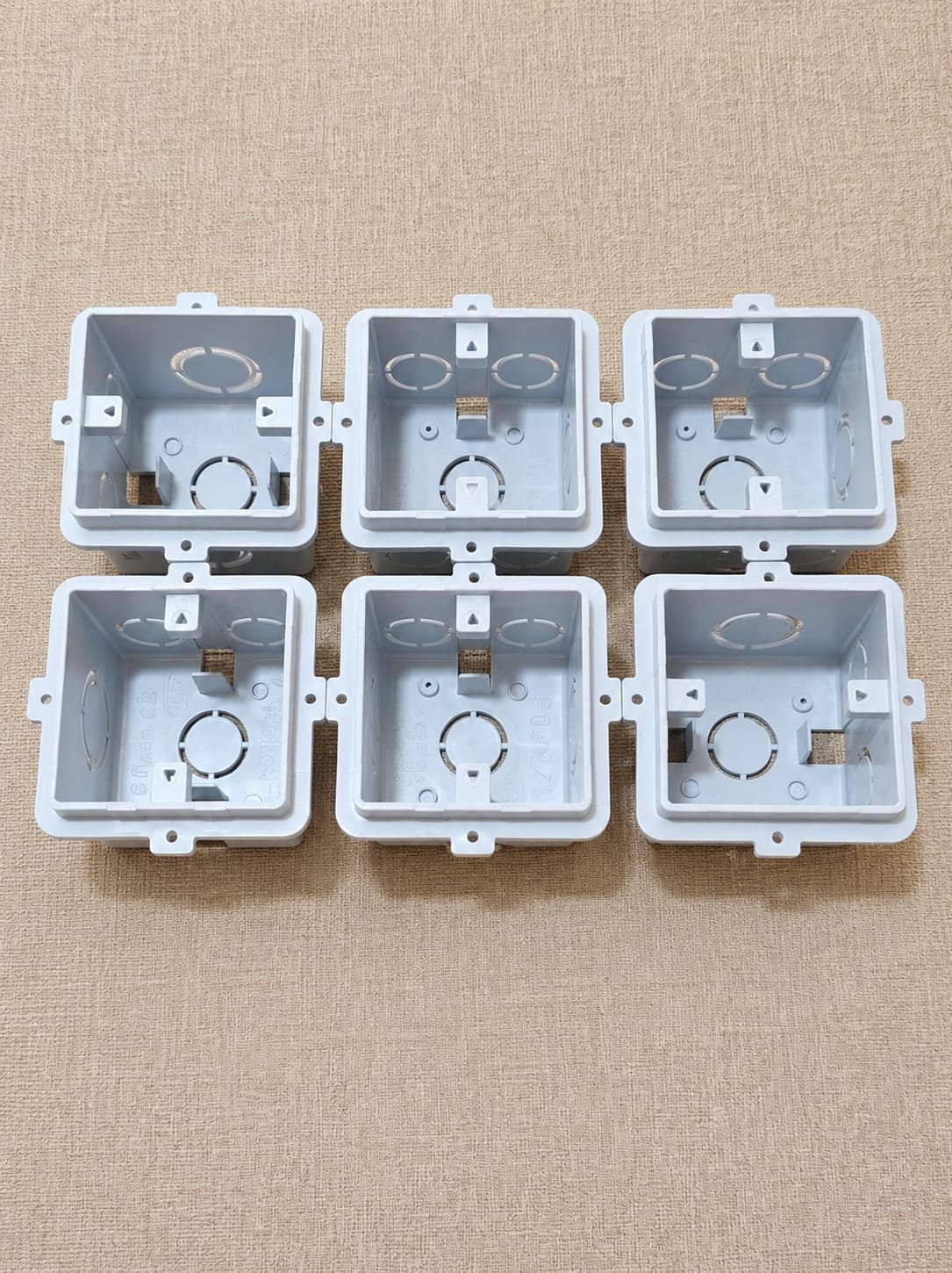 Caja cuadrada pvc